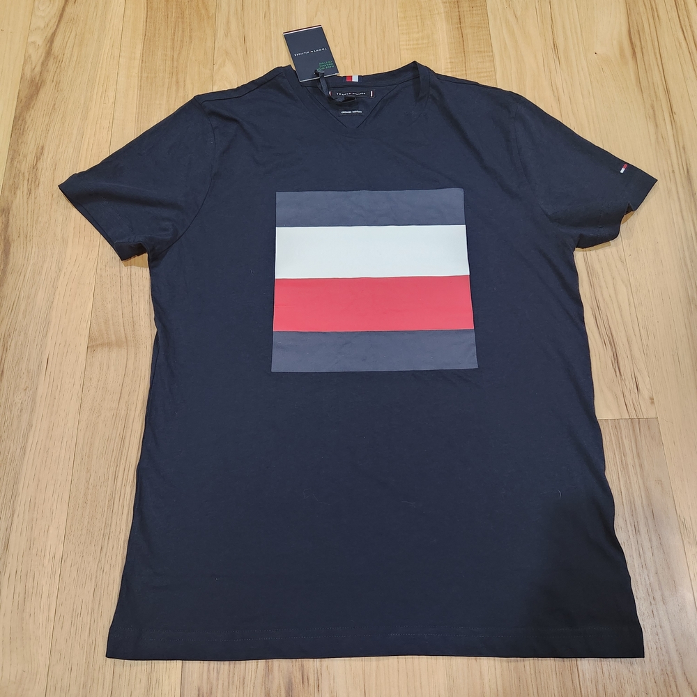 New Tommy Hilfiger Navy Blue T-Shirt Color Block Design Tee Large Organic Cotton